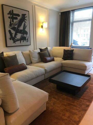 Luxury 3 bedroom ground floor house in Jordaan gallery image 3