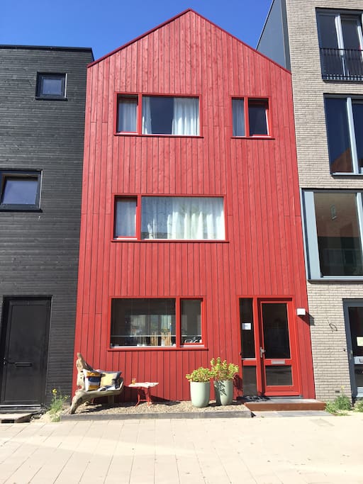 Very Red House