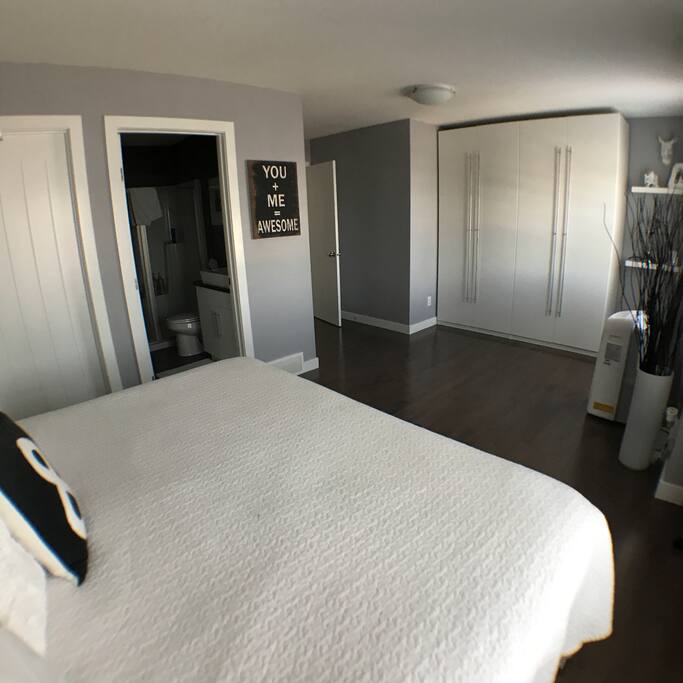 Access to large closet space