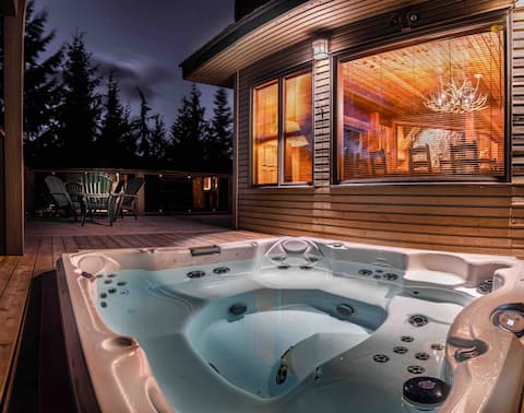 Ultimate Ski-in&out| Private Hot Tub I Fireplace