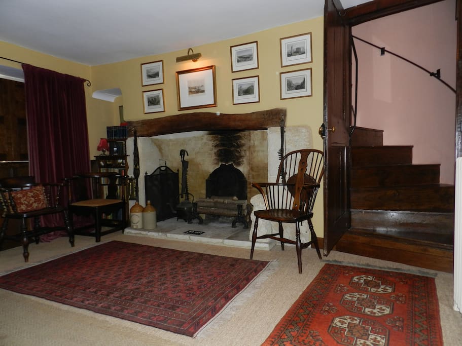 Entrance hall showing winder staircase