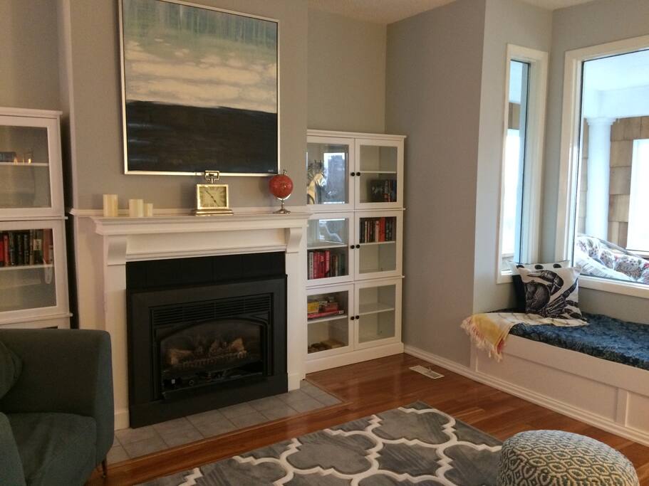 Living Room with gas fireplace
