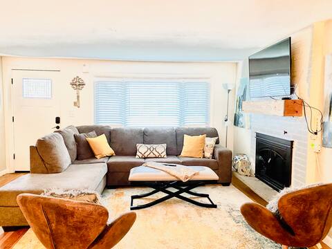 Cozy Ranch Retreat | Free Parking | Sleeps 10
