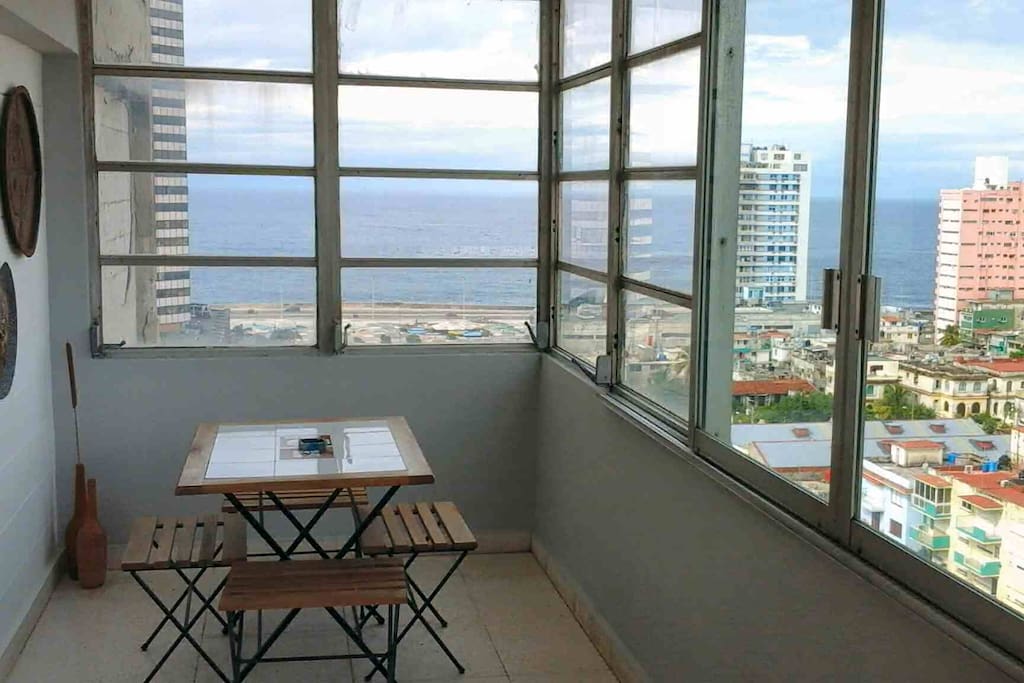 Bella vista al mar y al Vedado.