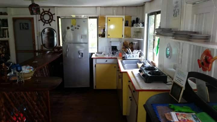Hippies Room Cozy Island Getaway Ac, Wifi & 4g - Isla de Providencia
