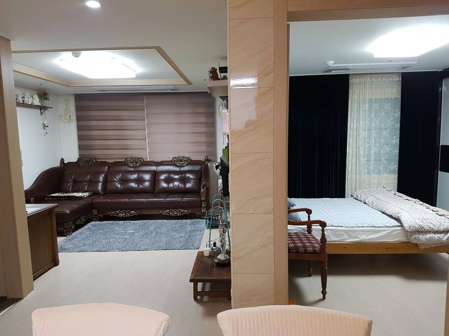 거실(천정 에어컨) 과 안방(천정에어컨) 입니다 ~~