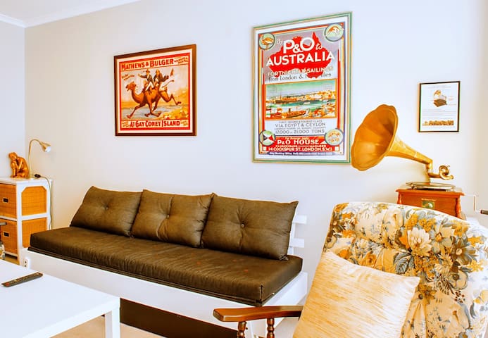Nostalgic & Simplicity Style 2BR Darling Harbour