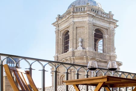 Apartment with views in historical centre