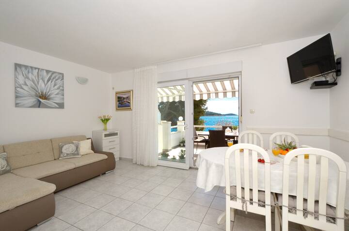 მისაღები ოთახი