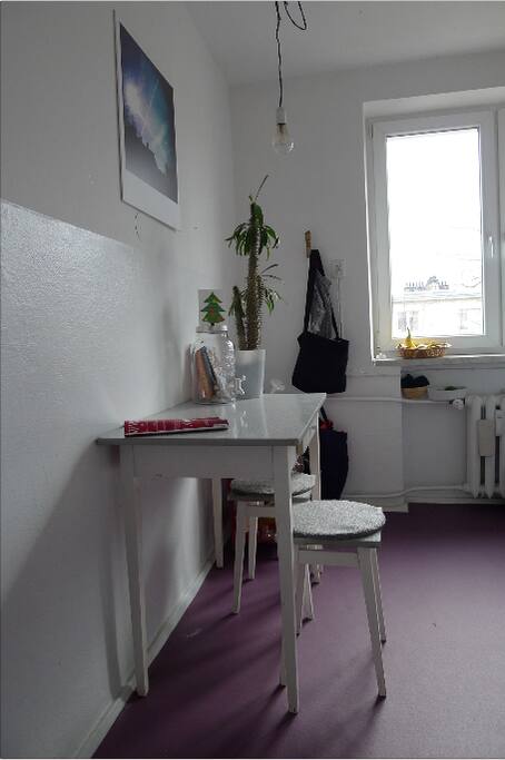 kitchen table in the kitchen
* I will provide kitchen pics as soon as I wash my dishes ;) no dishwasher