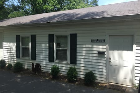 North Street Garconniere