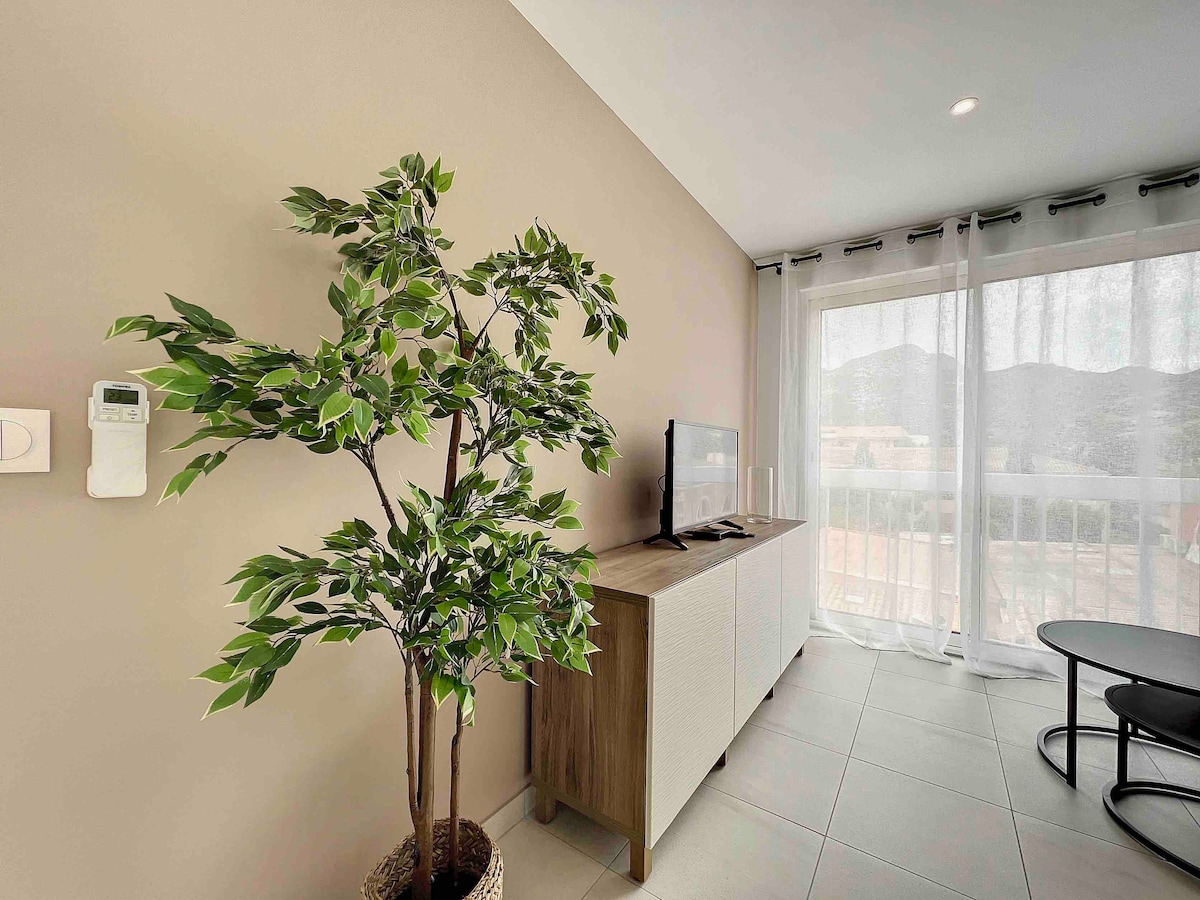 Airbnb performant: T2 150m from the beach! à Calvi