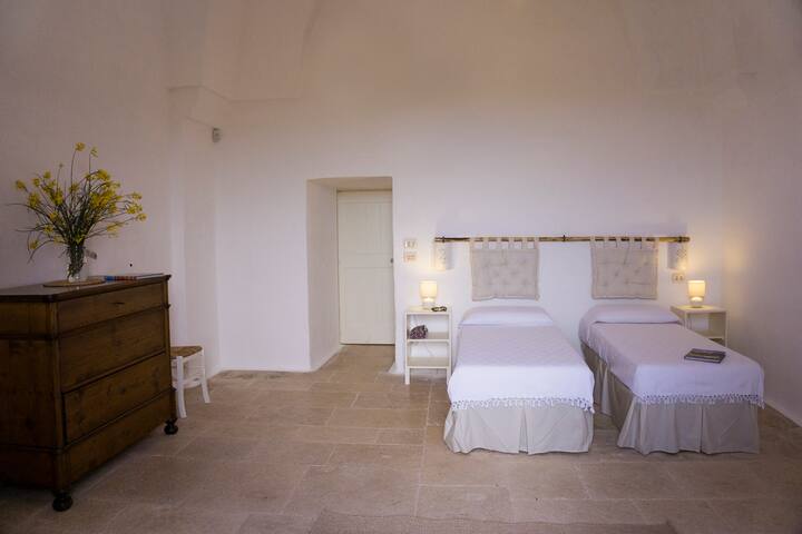 MASSERIA CAPECE – SUITE FICO D’INDIA gallery image 4