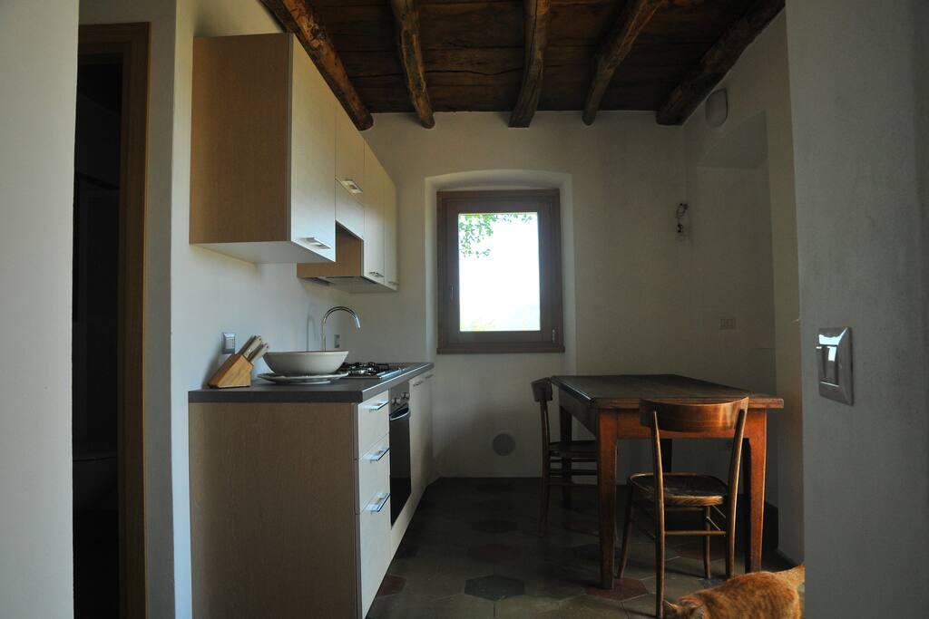 Cucina con travi a vista del 1600