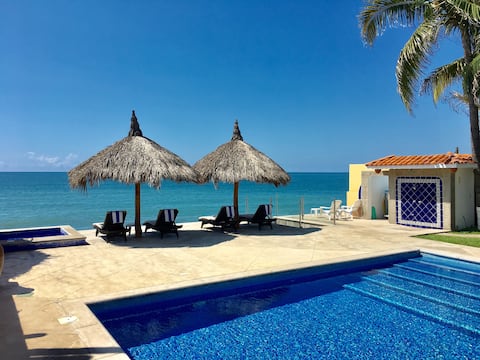 Private Beach Villa: with Pool Endless Ocean Views