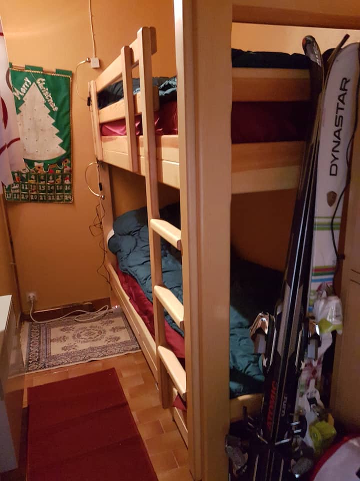 ห้องสำหรับเด็กอยู่ที่ชั้นล่าง