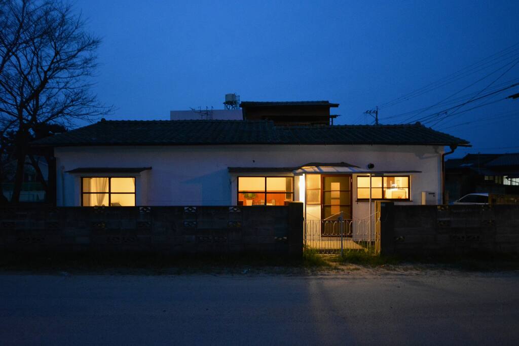 周囲にも空を遮る建物がなく、タイムスリップしたような感覚に陥ります。