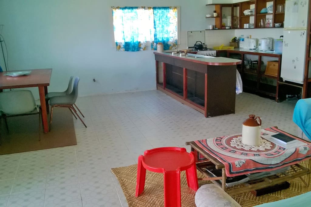 Lounge/kitchen/dining area