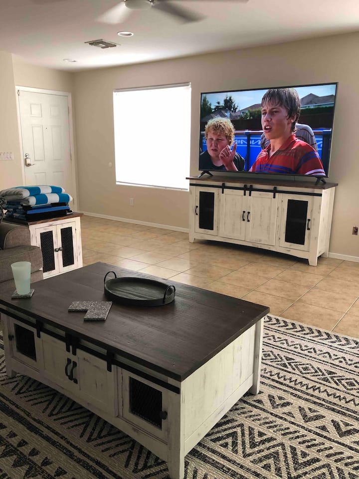 Immaculate Heated Pool Home - Buckeye, AZ