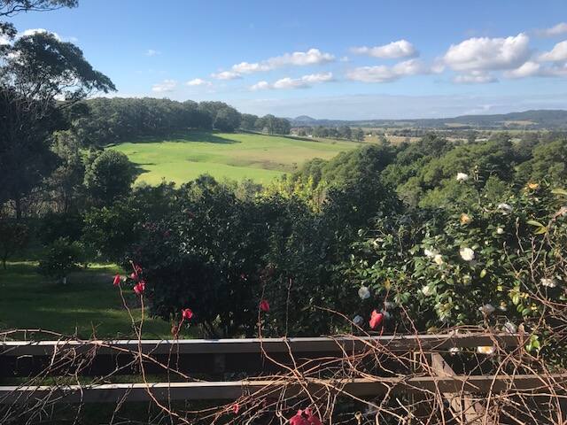 Private, self contained flat near Berry