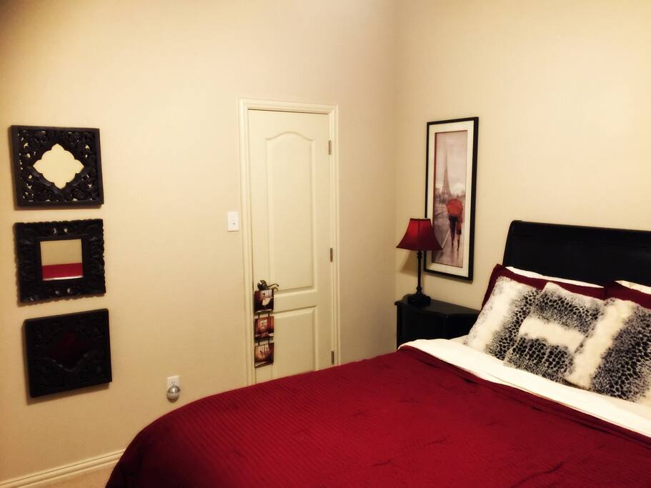 Queen Bed / Closet Space