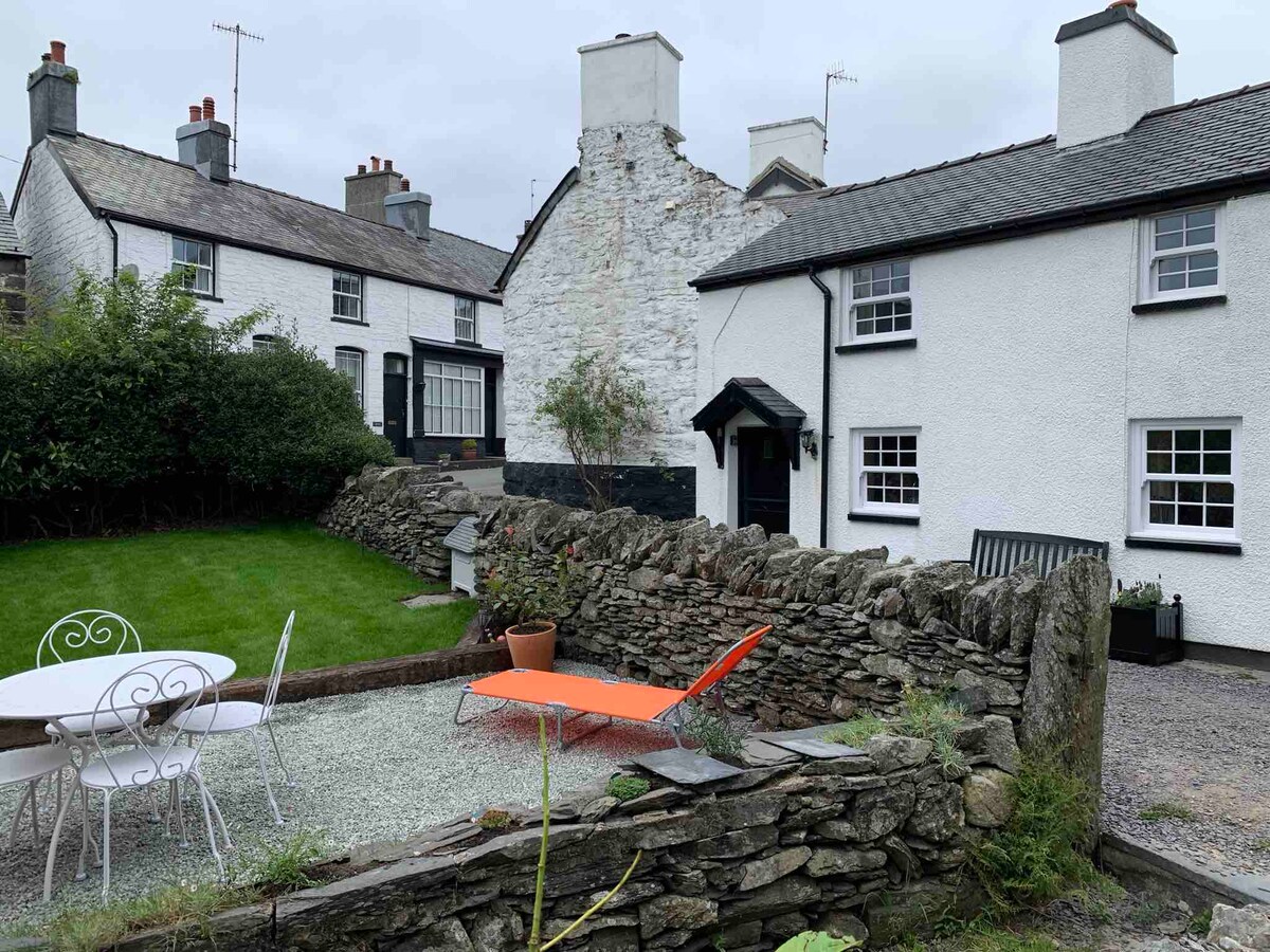 Beautiful Stone Cottage in BetwsyCoed Cottages for Rent in llanrwst
