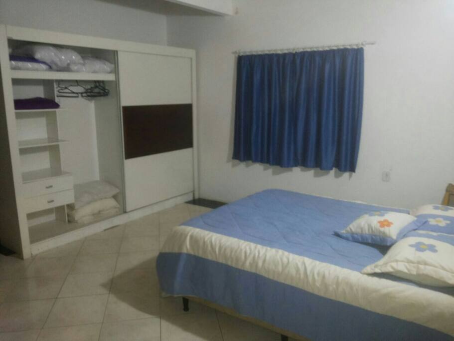 quarto amplo