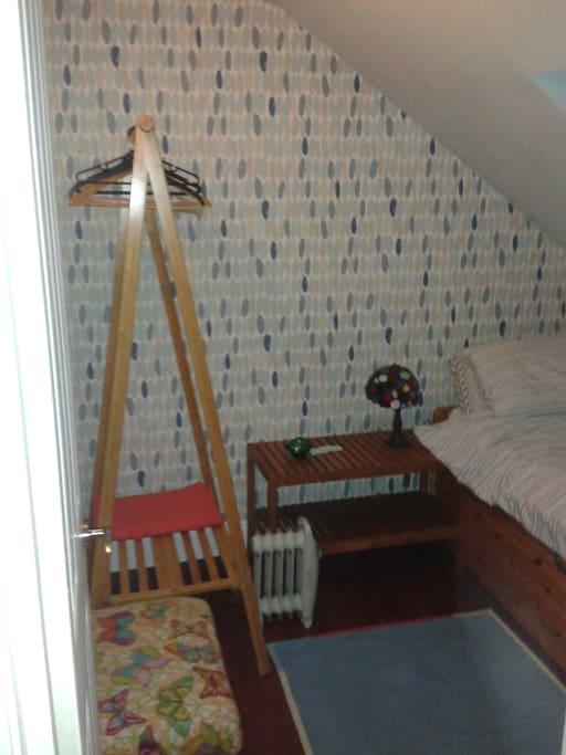 A hanging rail