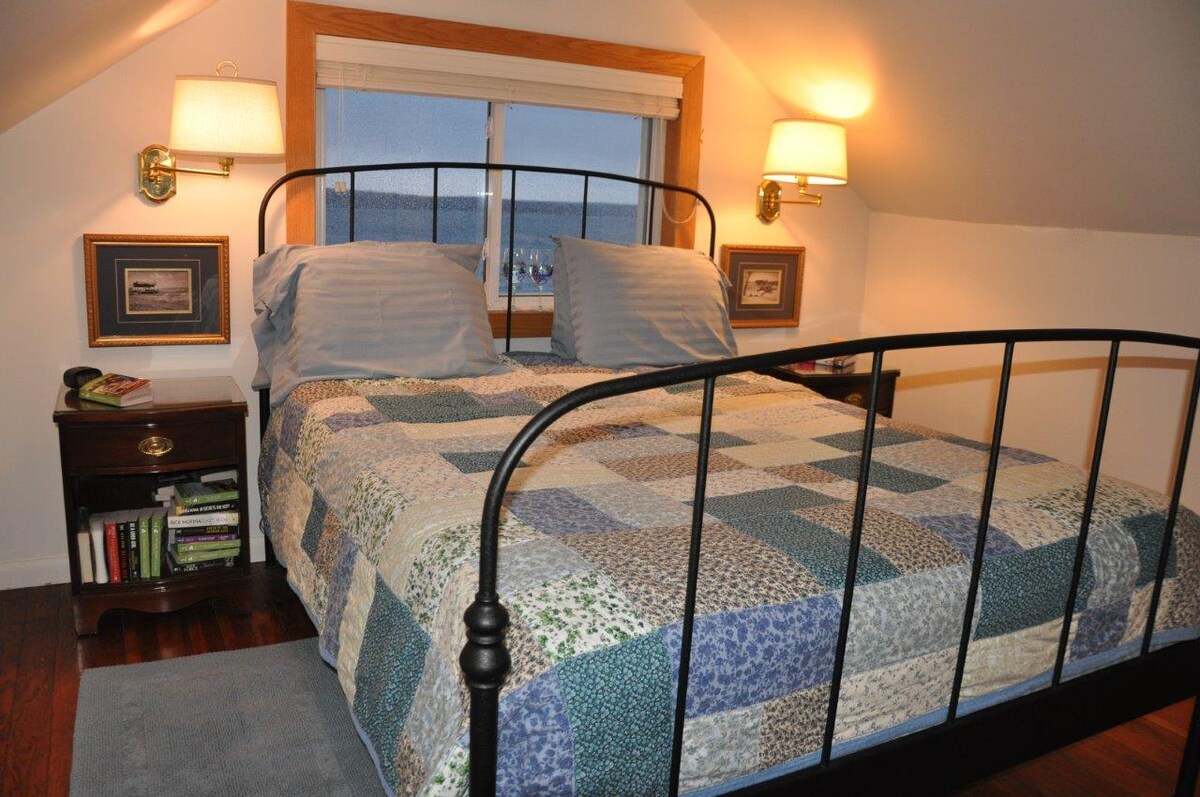 Dormitorio principal, cama tamaño queen