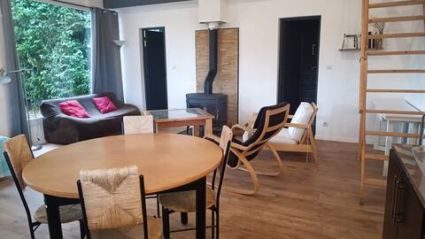 Quiet house with pool access on Via Rhona