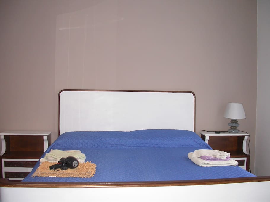 camera matrimoniale con balcone e possibilità di letto aggiuntivo
