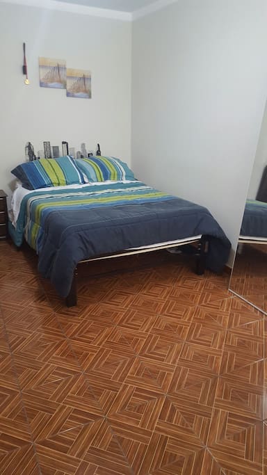 Muy hermoza habitación.