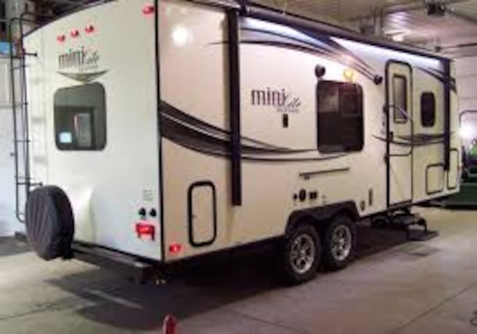 Nice exterior profile and tinted frameless windows