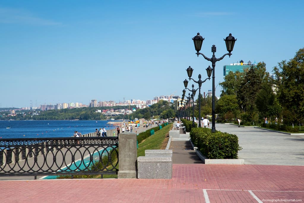 напротив дома