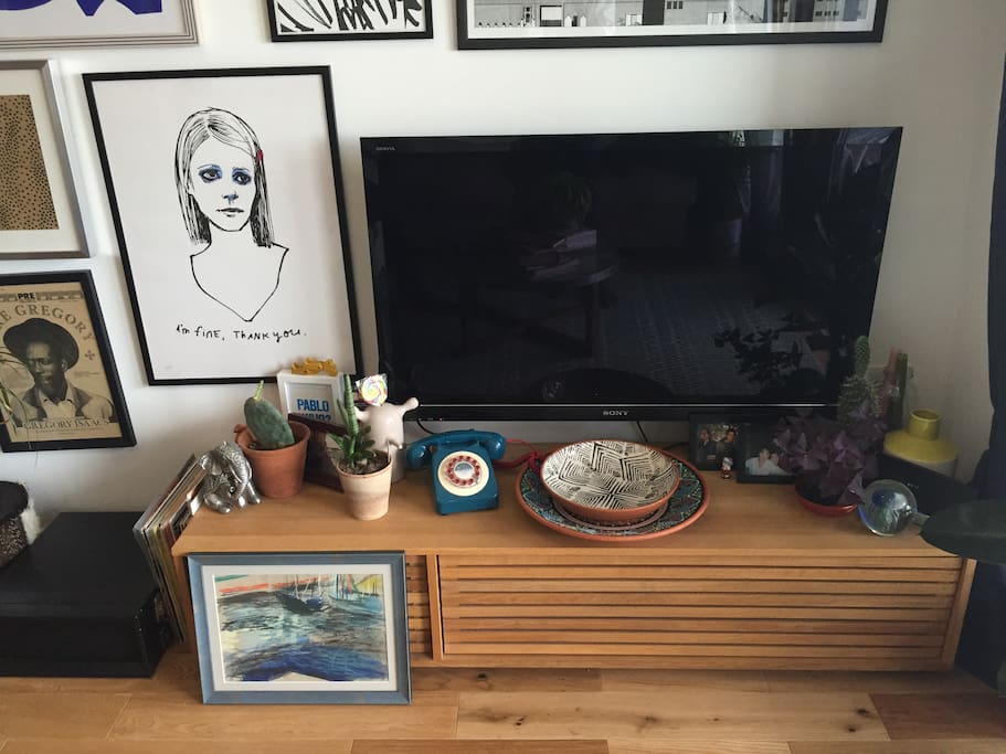 Large flat screen TV with Sky package, DVDs, Netflix and PS4