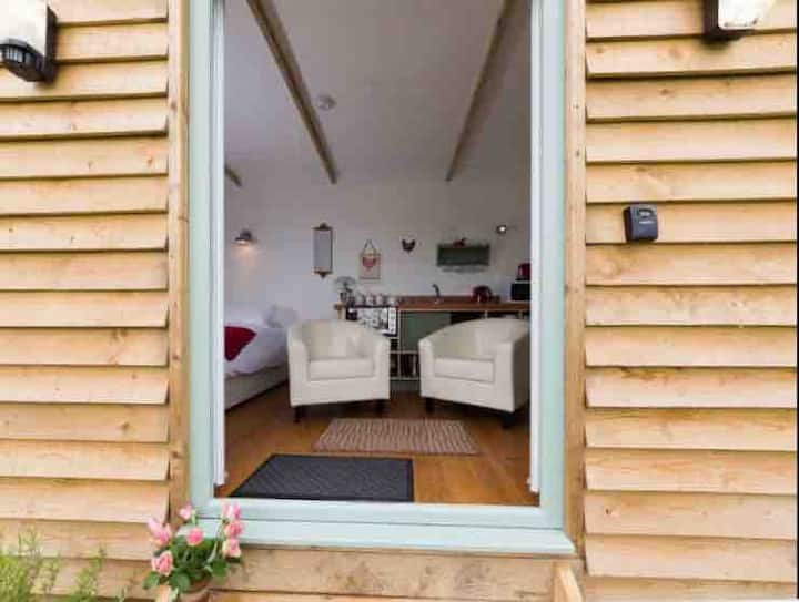 The Shepherds Hut At Buttercup Barn Retreats - Hampshire