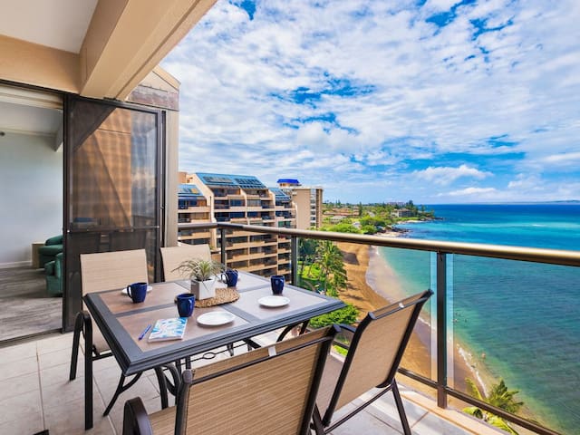 Direct Beachfront A/C & on Sandy Swimmable Beach