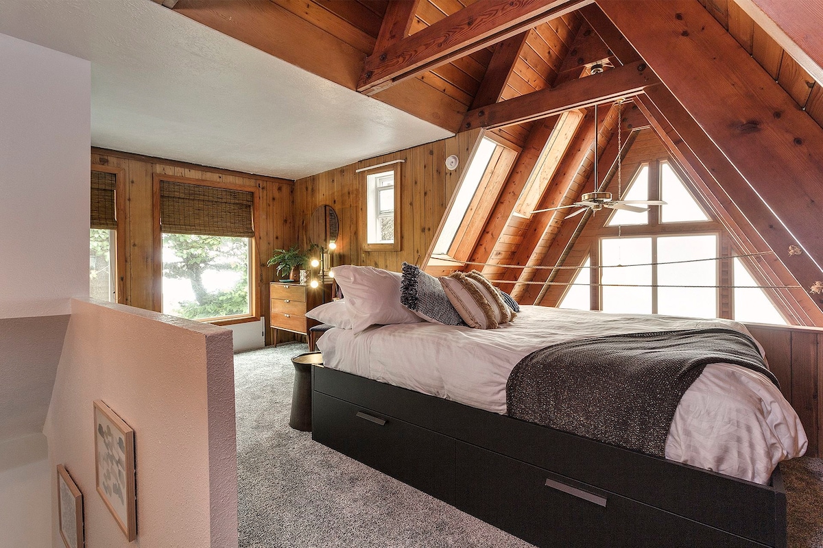 The sounds of crashing waves will lull you to sleep in the Loft.