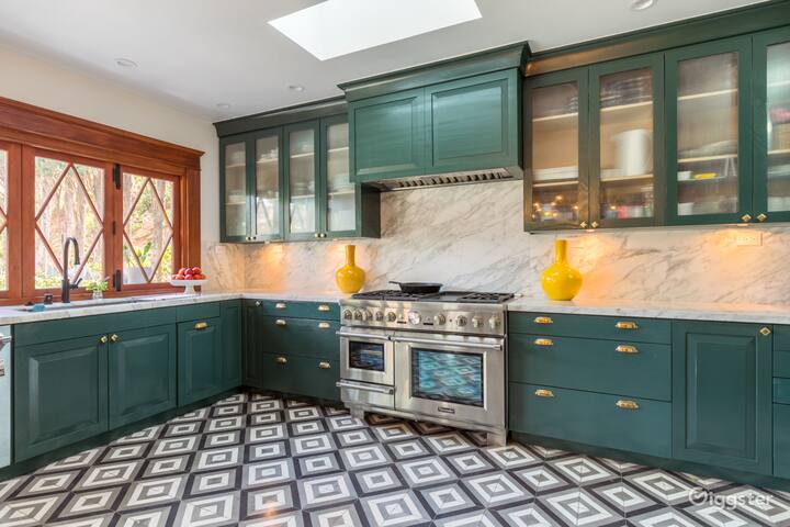 California Craftsman Hollywood Dream Mini-Compound gallery image 3