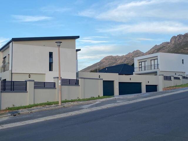 Blue Gum House gallery image 4