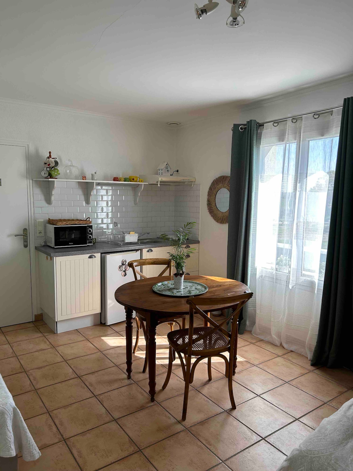 Proprietà Airbnb di successo: INDEPENDENT STUDIO 30M2 IN COUNTRY HOUSE a Saintes