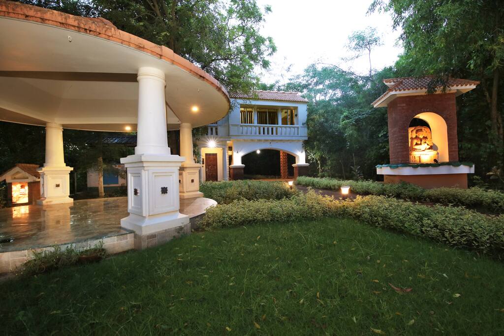 enjoy bliss through all five senses...