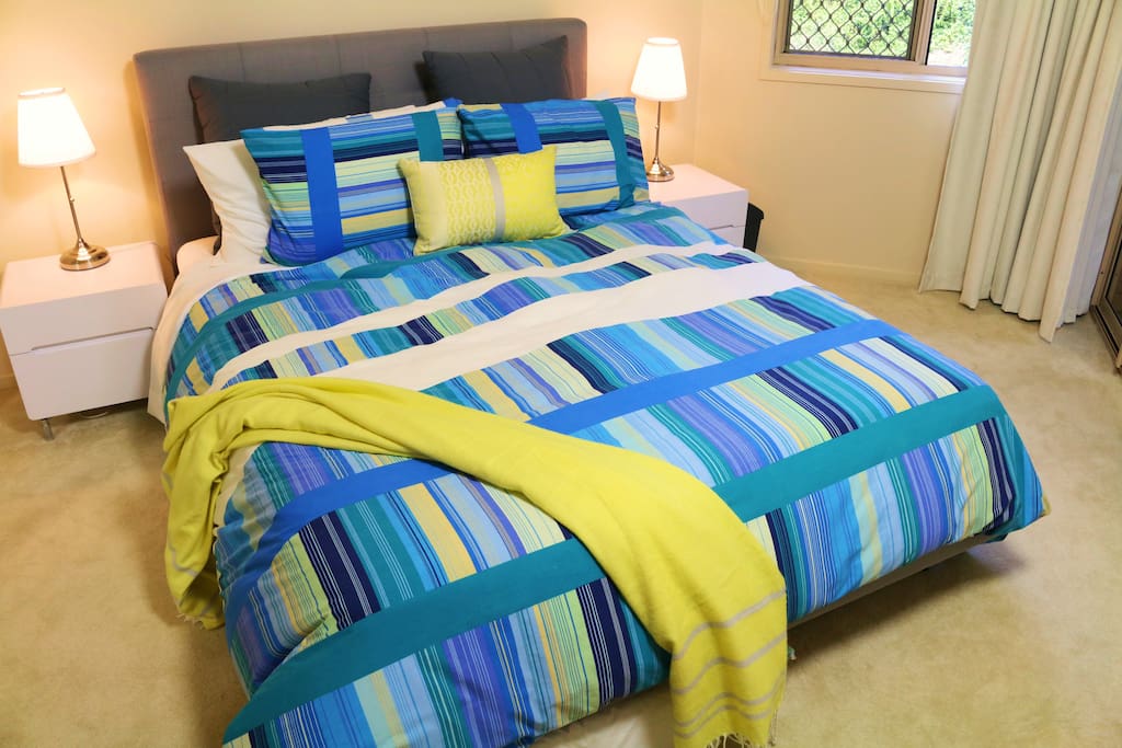 Queen bed