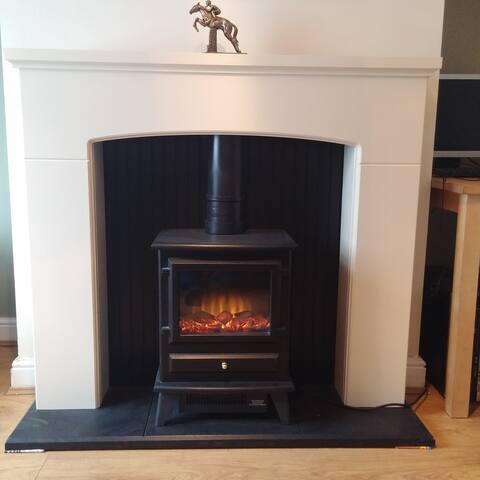 Popular Airbnb listing: Modern terraced house near Nottingham City Centre in Hyson Green & Arboretum