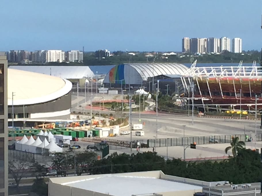 Enfrente ao parque Olímpico da Barra