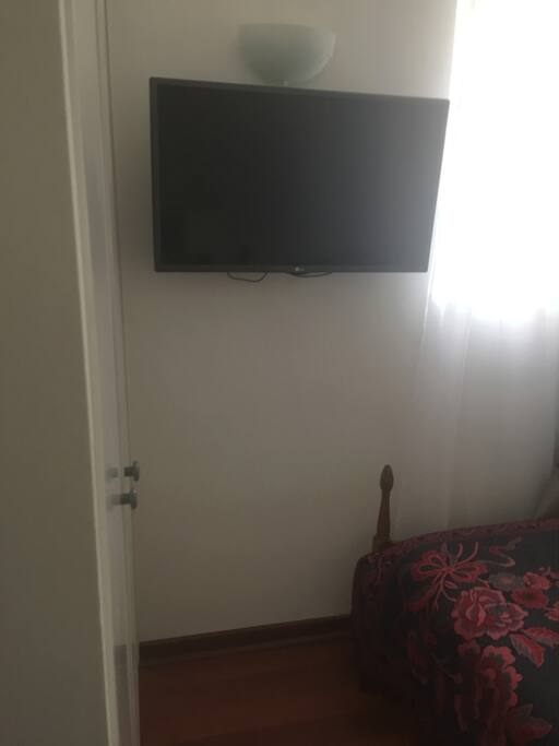 Dormitorio + TV