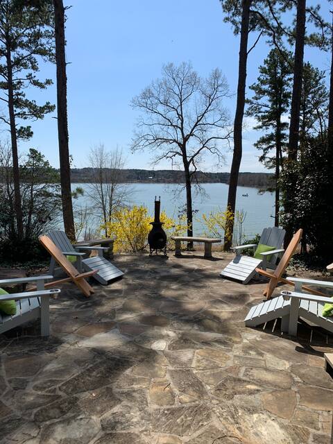 Beautiful home on Greers Ferry Lake
