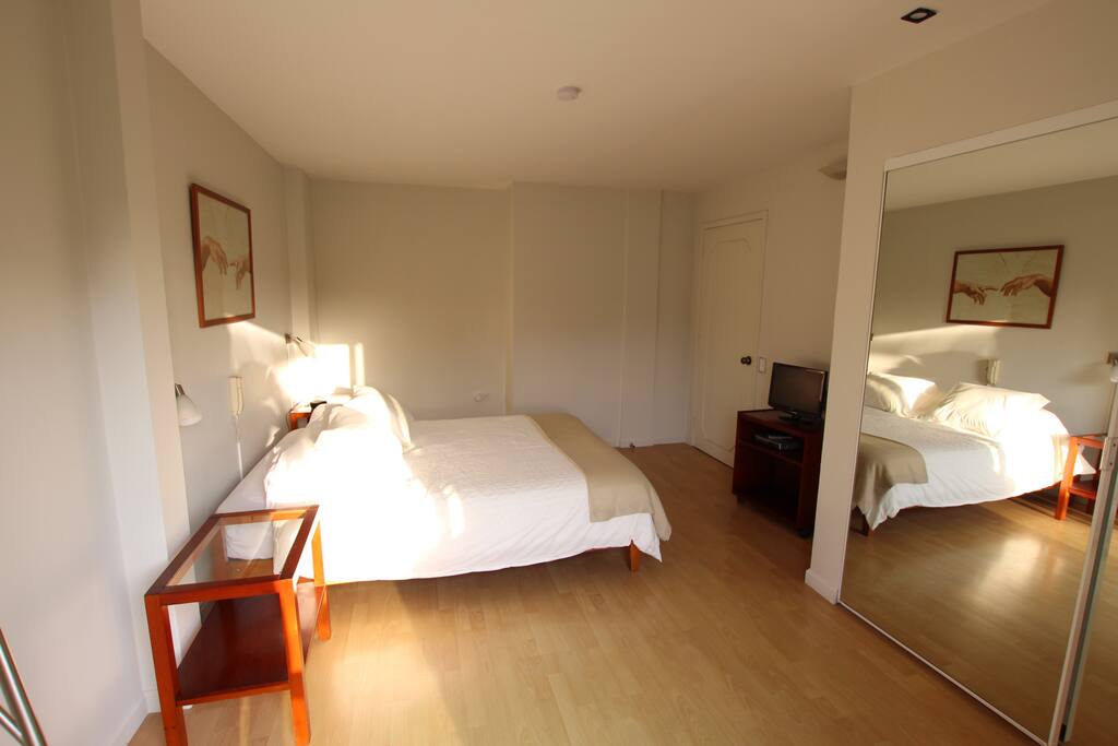 Bedroom with cable TV