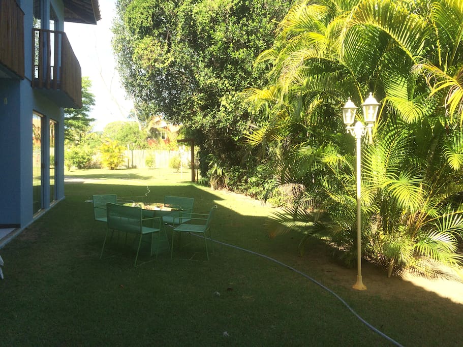 Varanda integrada com floresta
