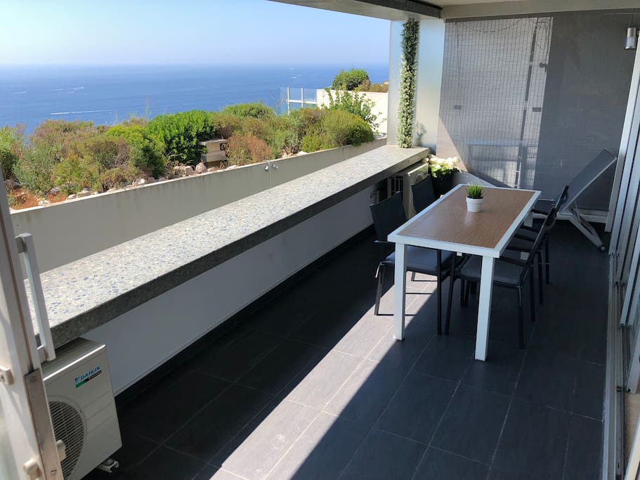 Large newly renovated
balcony
